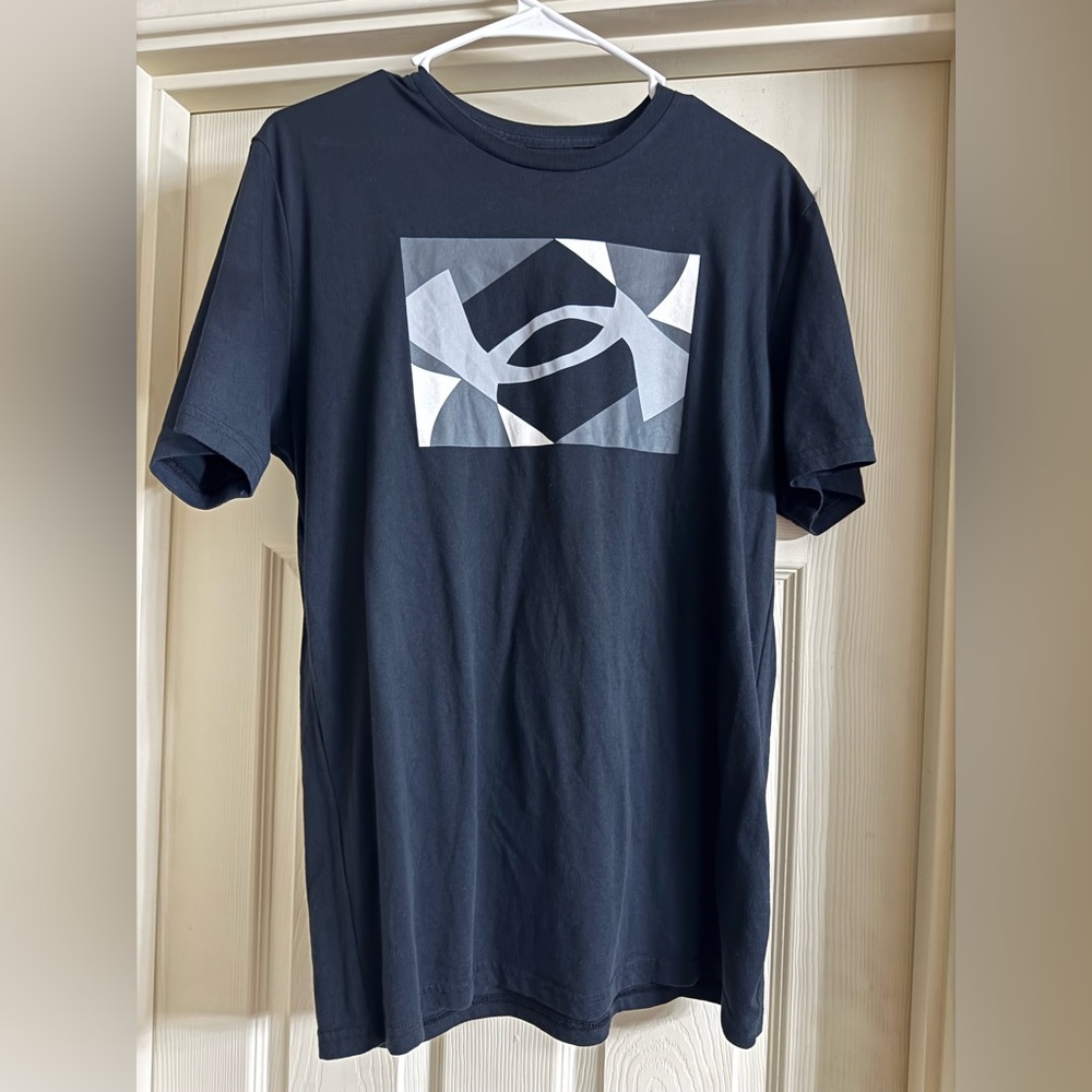 Men’s Under Armour T-Shirt NWOT